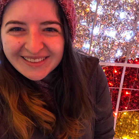 Meet your Posher, Nycole - Picture 2 of 2